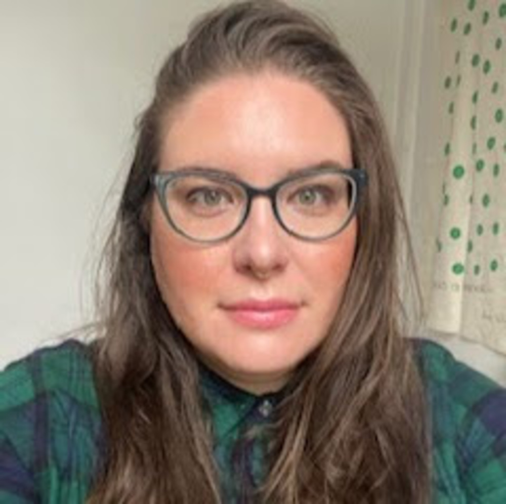 Meet your Posher, Lina